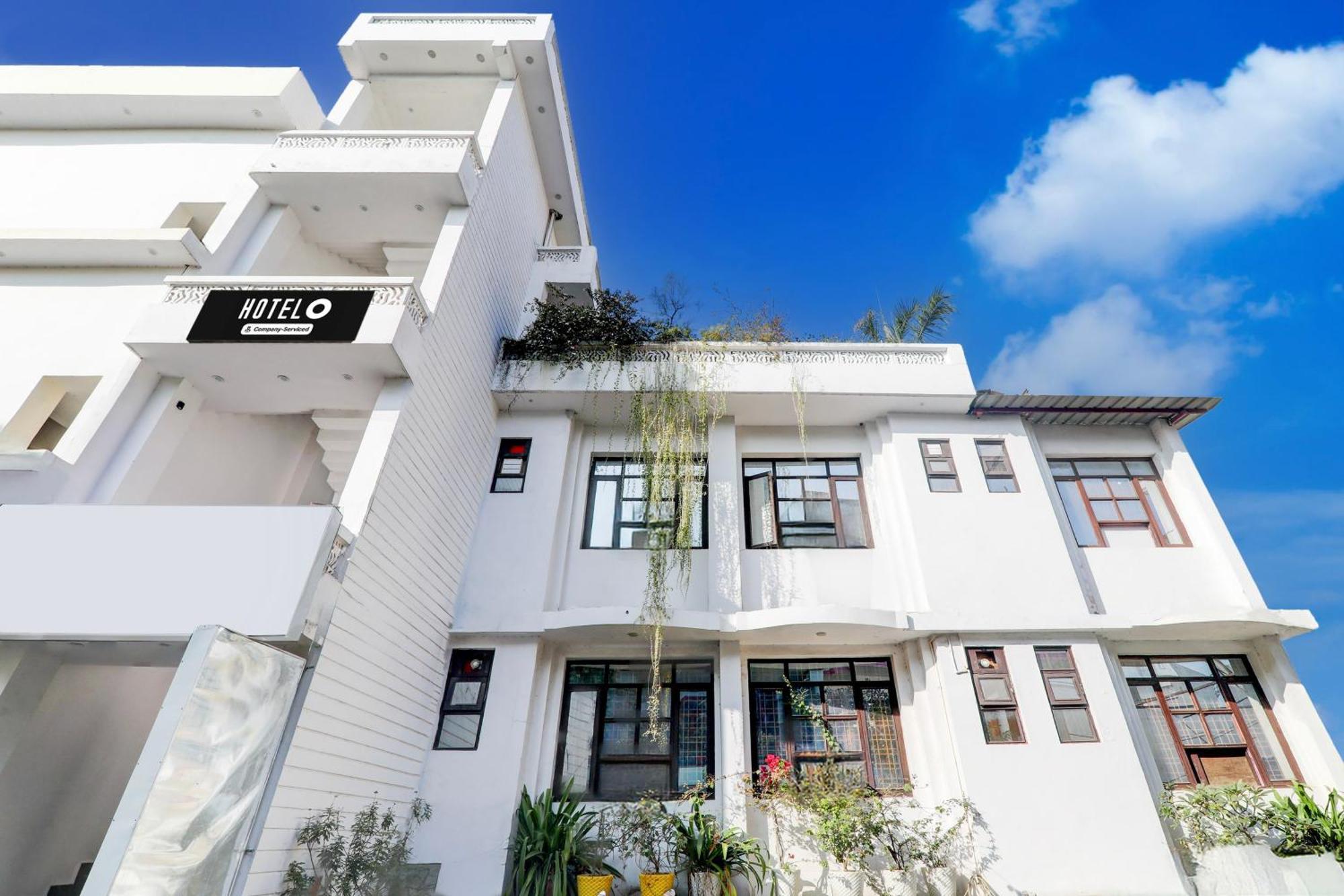 Super Hotel O Insaf Nagar Munshipuliya Formerly Vibrant Chinhat Exterior photo