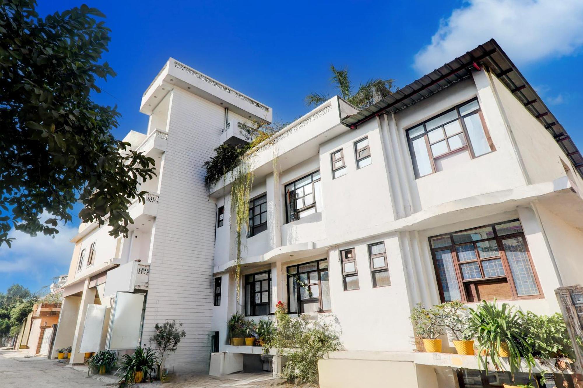 Super Hotel O Insaf Nagar Munshipuliya Formerly Vibrant Chinhat Exterior photo