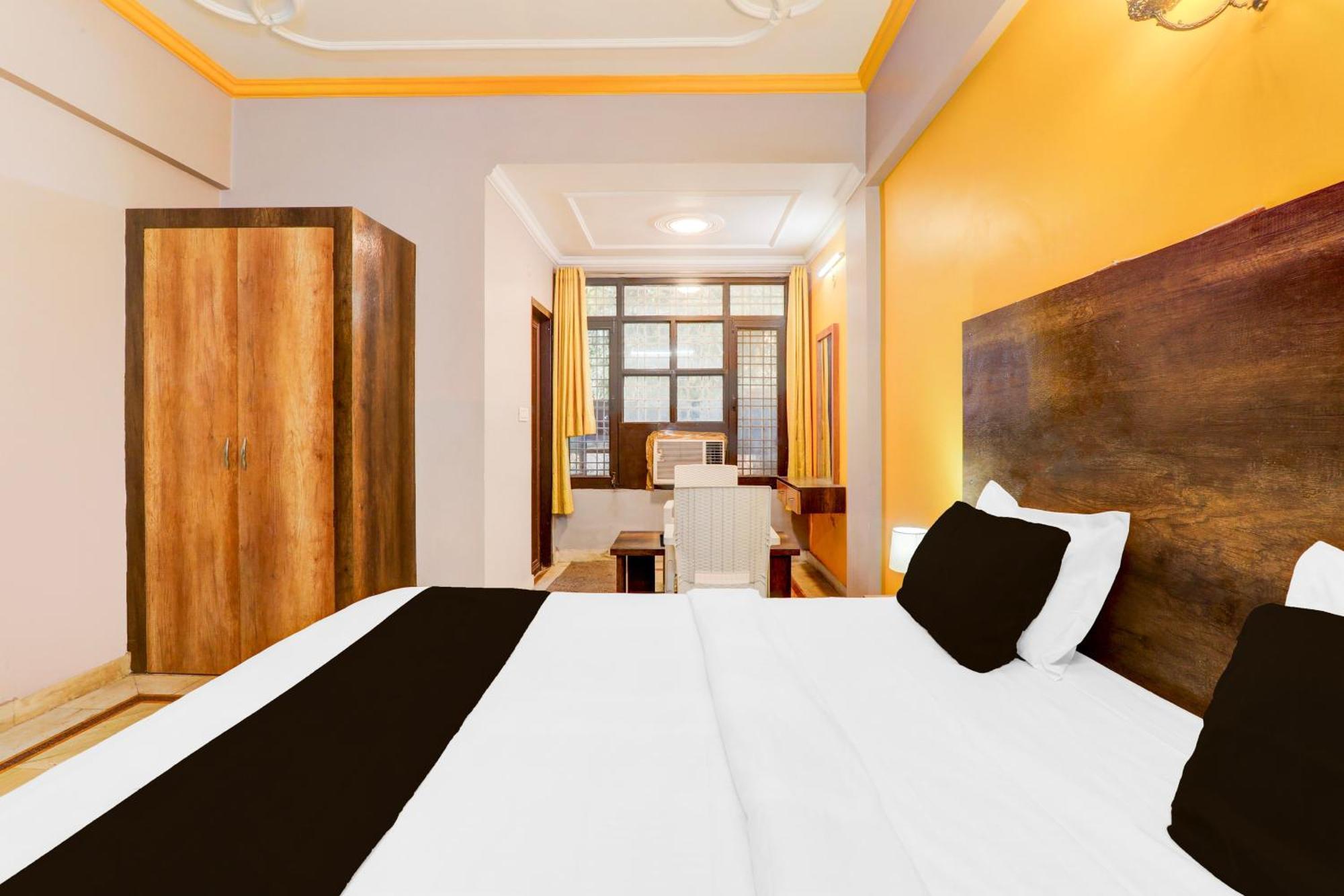 Super Hotel O Insaf Nagar Munshipuliya Formerly Vibrant Chinhat Exterior photo